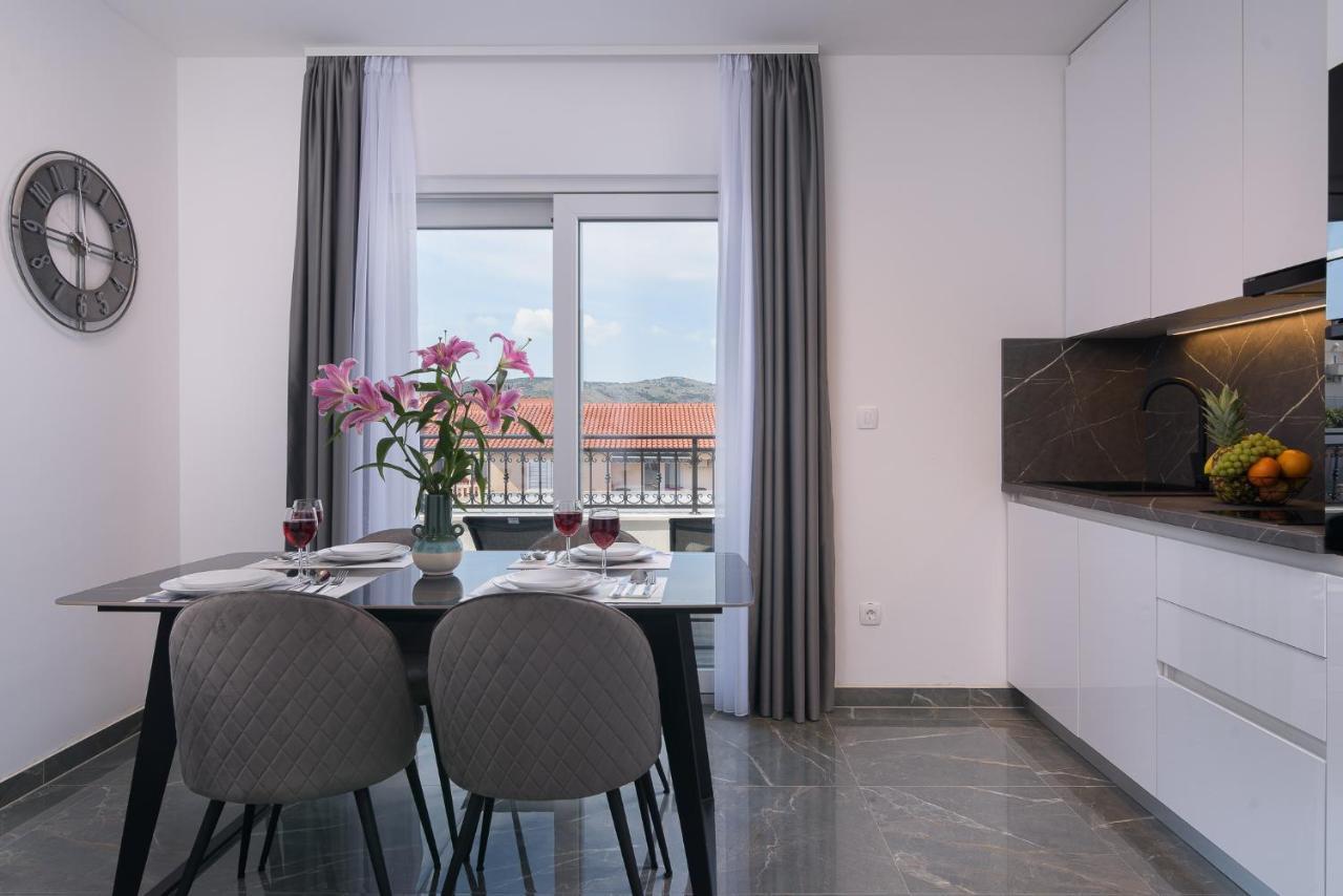 Villa Barbara & Zoran With Heated Swimming Pool Seget Vranjica Bagian luar foto