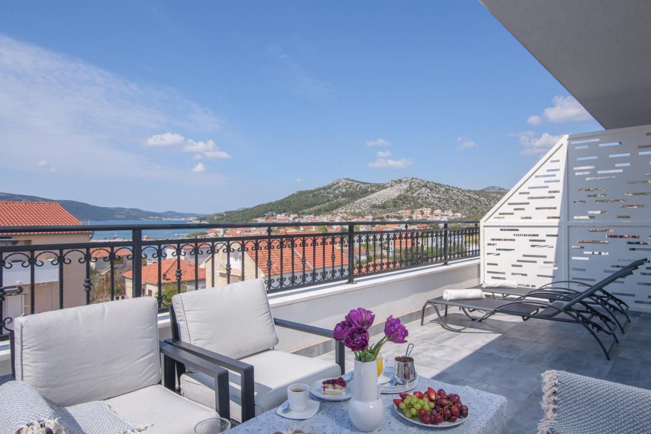 Villa Barbara & Zoran With Heated Swimming Pool Seget Vranjica Bagian luar foto