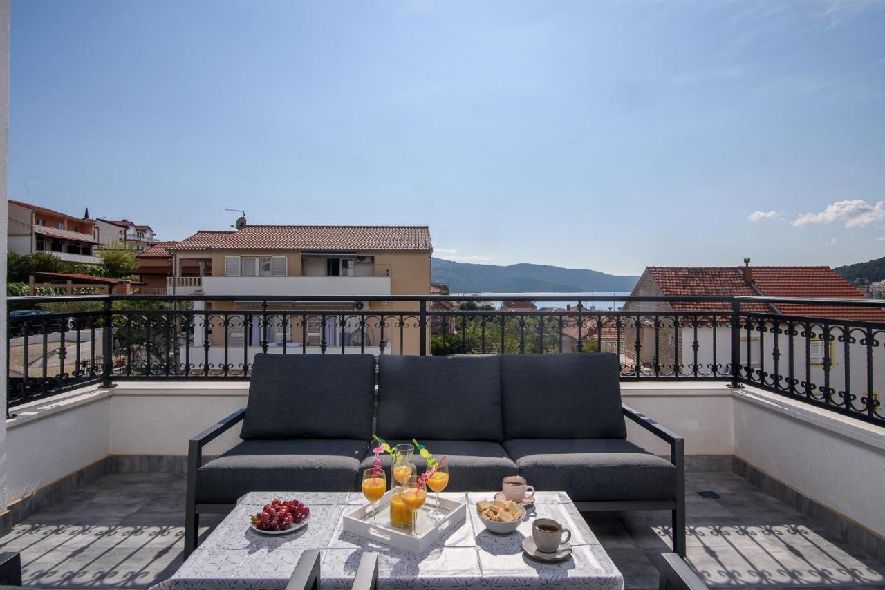Villa Barbara & Zoran With Heated Swimming Pool Seget Vranjica Bagian luar foto