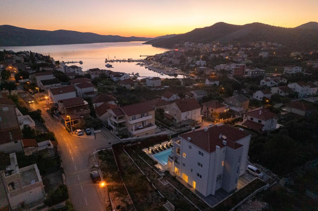 Villa Barbara & Zoran With Heated Swimming Pool Seget Vranjica Bagian luar foto