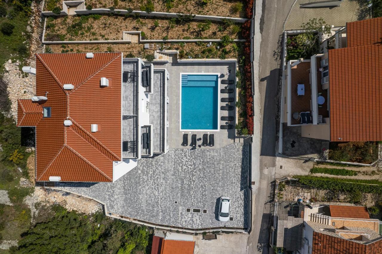 Villa Barbara & Zoran With Heated Swimming Pool Seget Vranjica Bagian luar foto