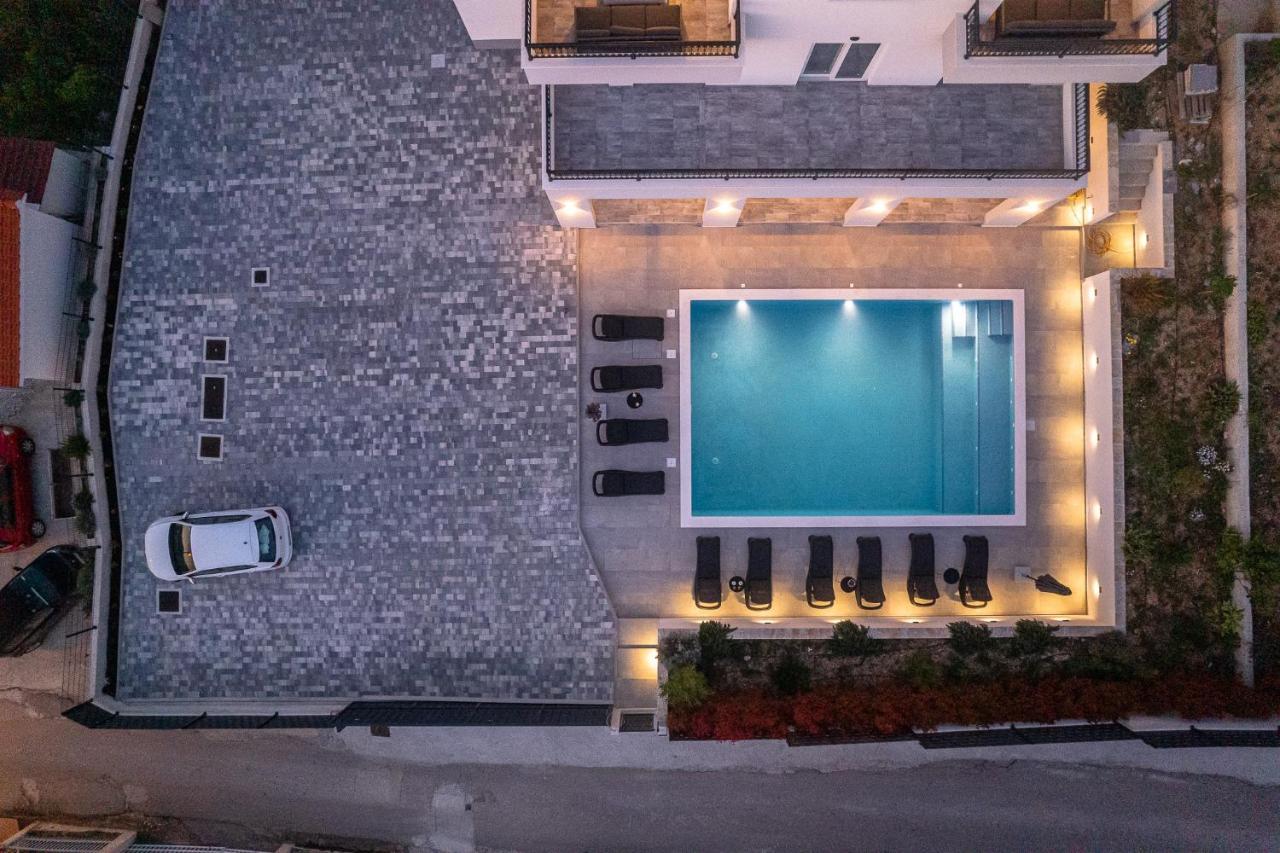 Villa Barbara & Zoran With Heated Swimming Pool Seget Vranjica Bagian luar foto