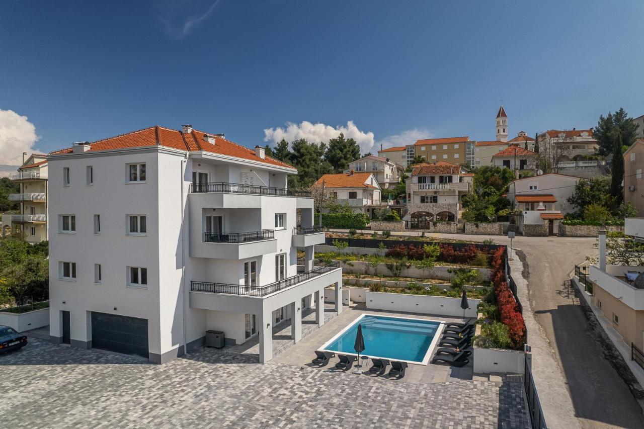 Villa Barbara & Zoran With Heated Swimming Pool Seget Vranjica Bagian luar foto
