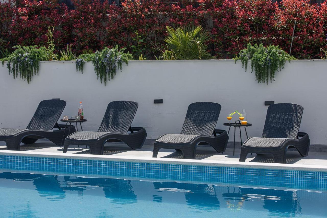 Villa Barbara & Zoran With Heated Swimming Pool Seget Vranjica Bagian luar foto