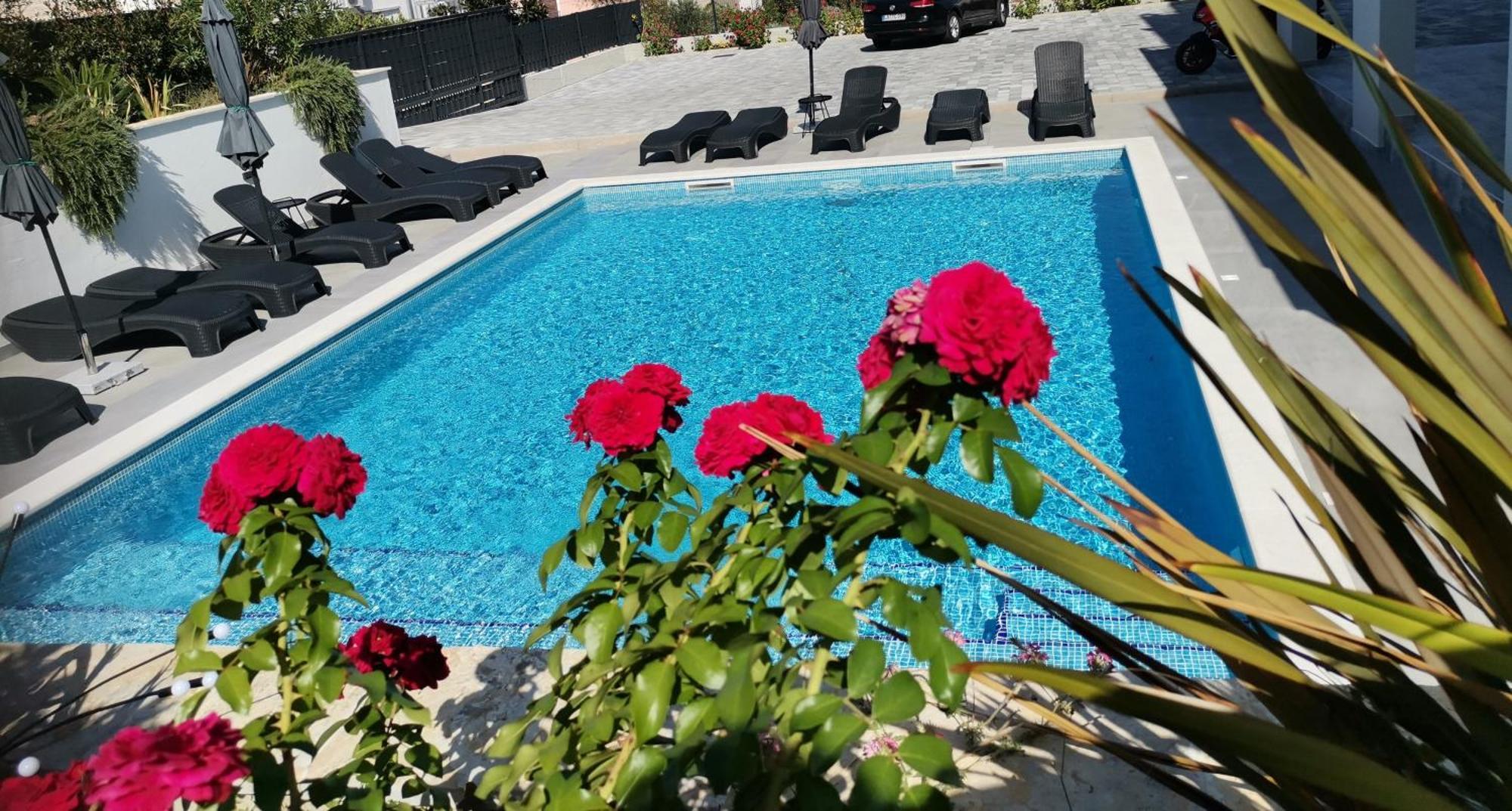 Villa Barbara & Zoran With Heated Swimming Pool Seget Vranjica Bagian luar foto