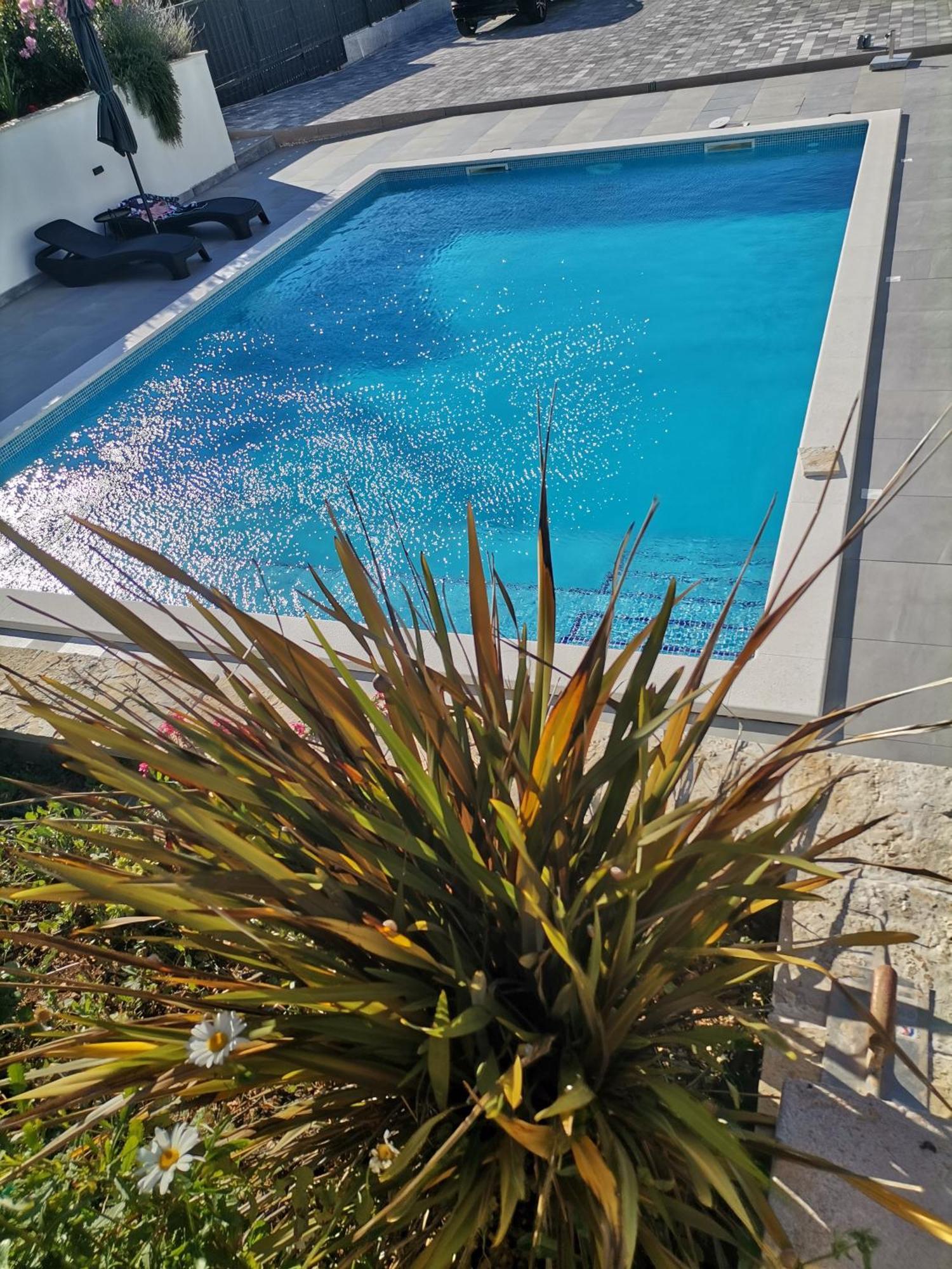 Villa Barbara & Zoran With Heated Swimming Pool Seget Vranjica Bagian luar foto