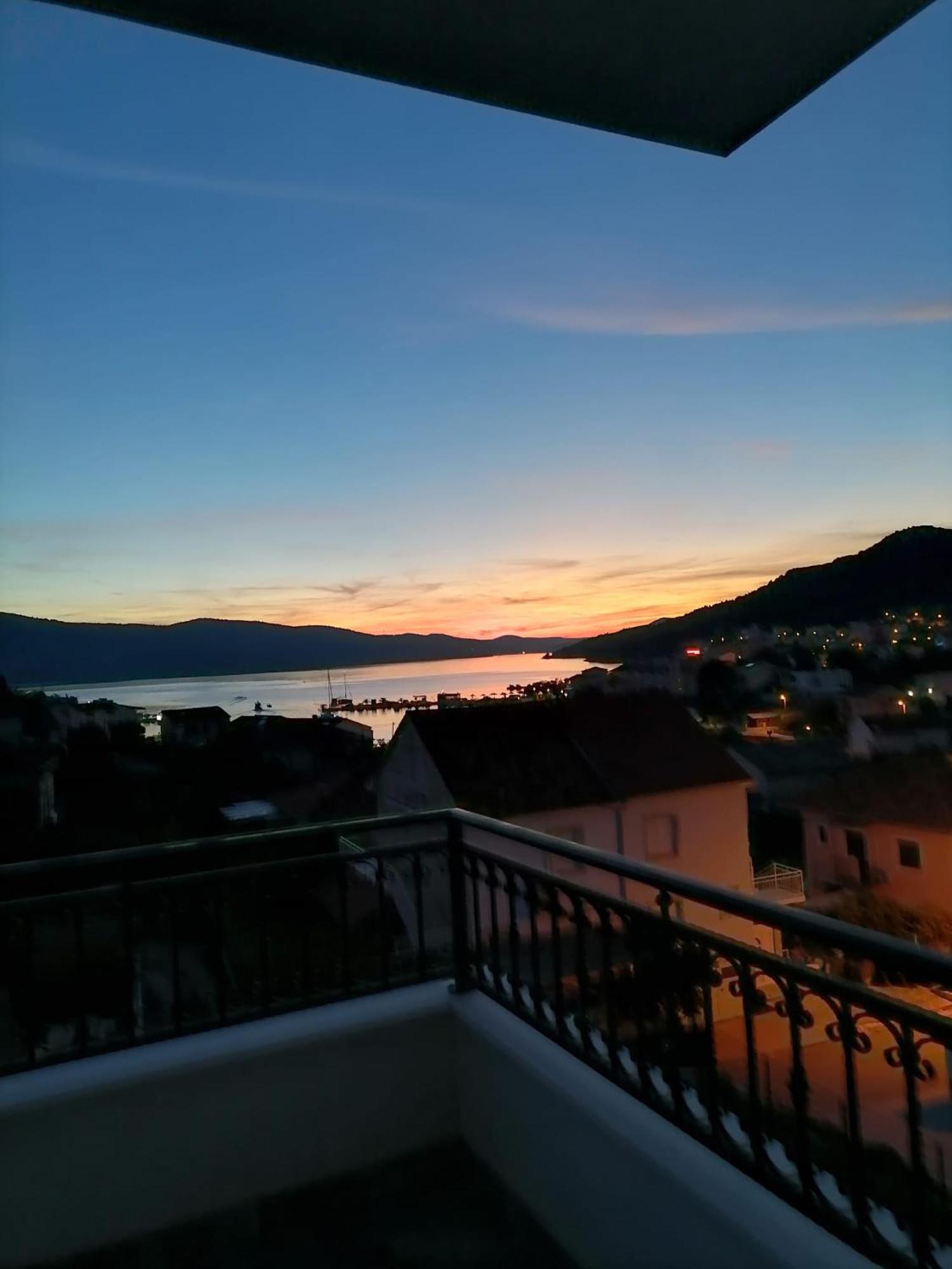 Villa Barbara & Zoran With Heated Swimming Pool Seget Vranjica Bagian luar foto