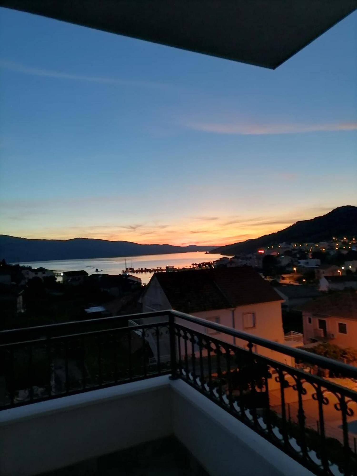 Villa Barbara & Zoran With Heated Swimming Pool Seget Vranjica Bagian luar foto